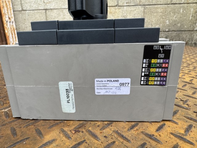 Schneider Electric INS 400, 400 Amp Switch Disconnector