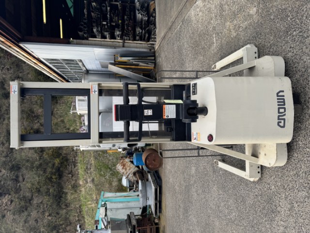 Crown Walk-behind 1000kg Forklift