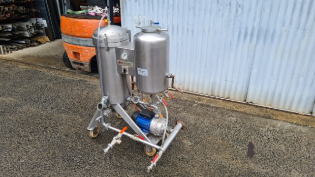Self-Contained Mobile Liquid Filtration System