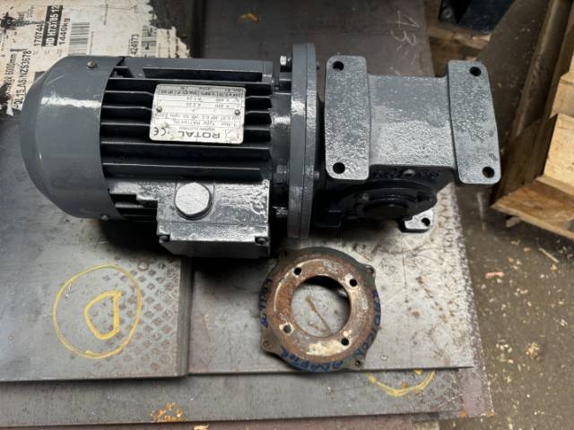 David Brown Radicon 0.37Kw, 22 RPM Geared Motor