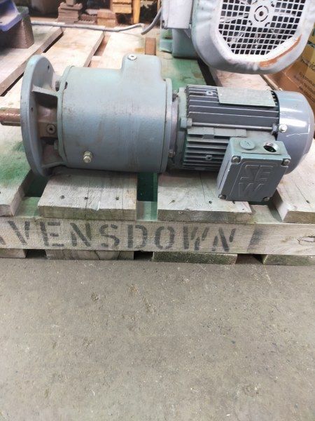 SEW Eurodrive 0.75Kw, 81 Rpm Geared Electric Motor