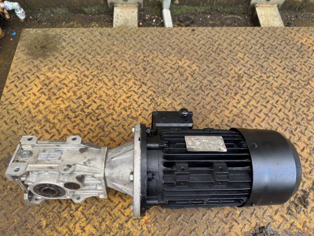 Monarch 1.5Kw, 72 RPM, 3 Phase Geared Motor