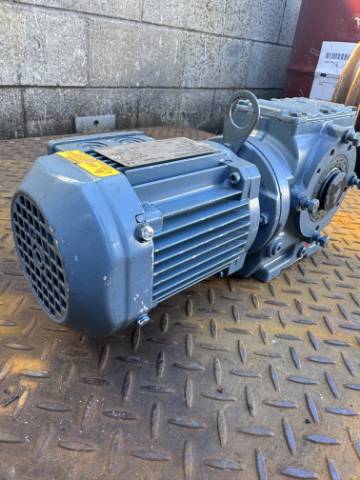SEW Eurodrive 0.25Kw, 20 RPM, R/A Geared Motor