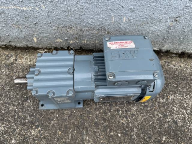 SEW 0.55Kw, 193 RPM Inline Geared Motor
