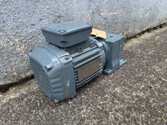 SEW 0.55Kw, 204 RPM Inline Geared Motor