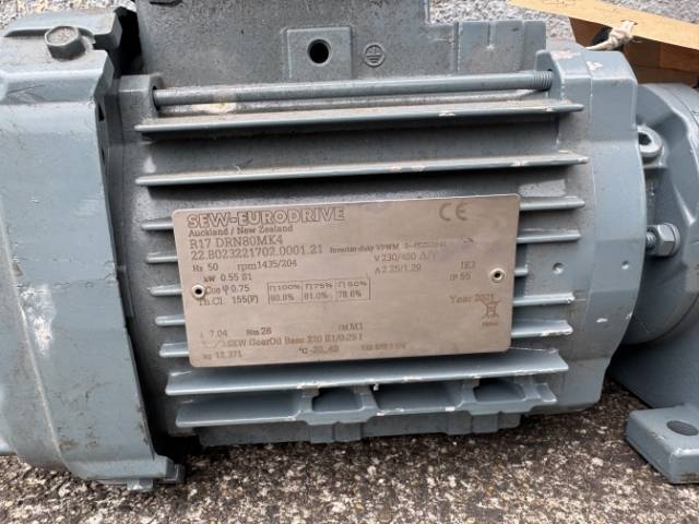 SEW 0.55Kw, 204 RPM Inline Geared Motor
