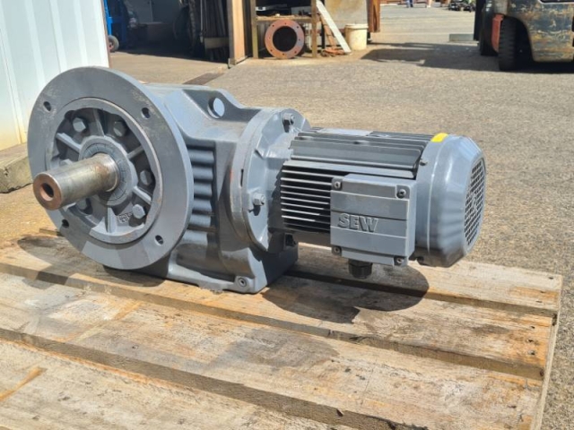 SEW 3Kw - 11 RPM Geared Motor