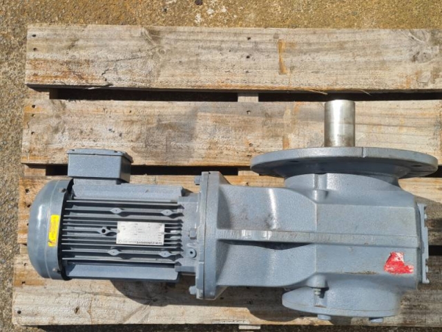 SEW 3Kw - 11 RPM Geared Motor