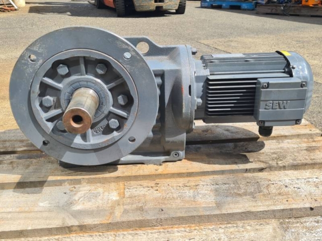 SEW 3Kw - 11 RPM Geared Motor