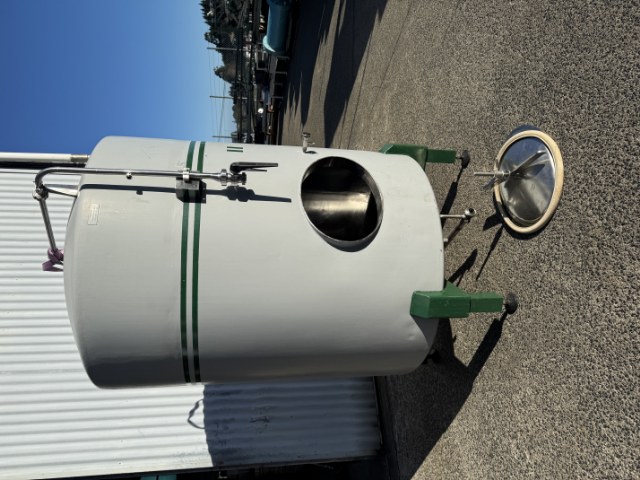 2000 Litre Stainless Steel Painted Tank