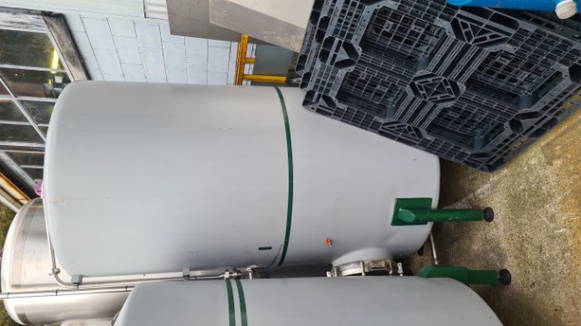 2480 Litre Painted Stainless Steel Tank
