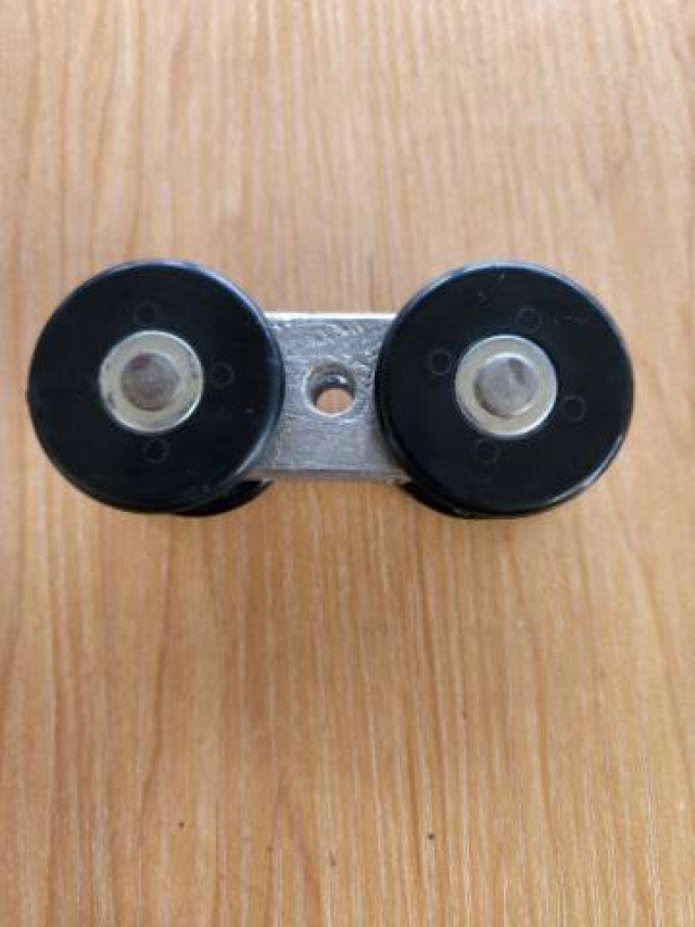 Henderson 290 Door Rollers